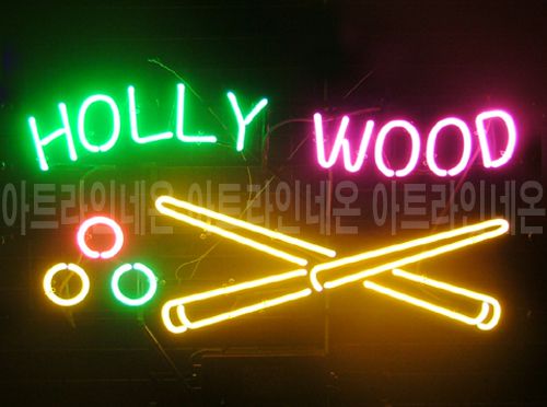 *O72 (HOLLY WOOD)